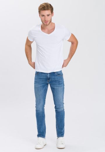 Picture of Cross jeans Damien slim fit L38, bright blue