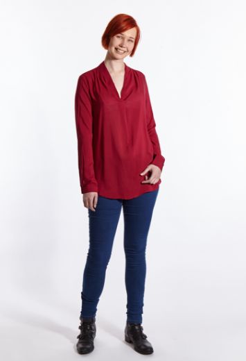 Picture of Blouse shawl collar, jester red