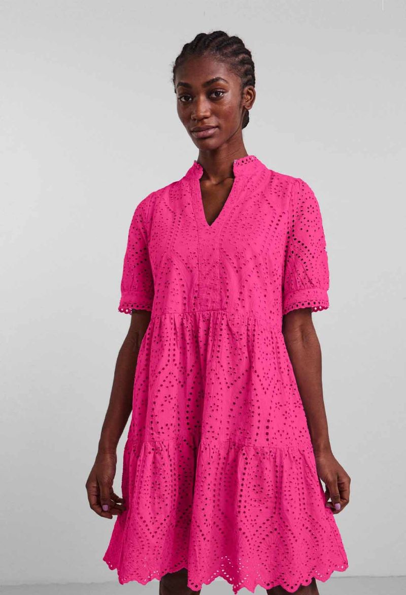 Bild von Y.A.S Vero Moda Tall Holi Kleid mit Stickerei in Bio Baumwolle