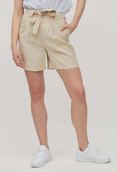 Agrandir l'image de VILA Vero Moda Tall Paulina Short avec Ceinture à Nouer, beige Image de VILA Vero Moda Tall Paulina Short avec Ceinture à Nouer, beige