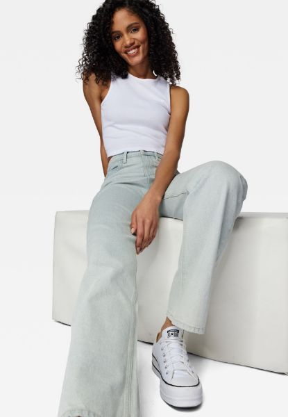 Agrandir l'image de Mavi Jeans Victoria HiWaist Bootcut L36 & L38 pouces, denim délavé Image de Mavi Jeans Victoria HiWaist Bootcut L36 & L38 pouces, denim délavé