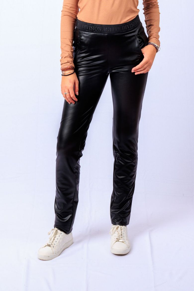 I LOVE TALL fashion for tall people. Extra long ladies imitation leather trousers length 38 inches black fashion for tall women