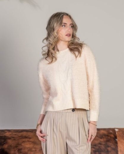 Image de Tall Femme Pull-over long Damen en maille à motif torsadé et plumes