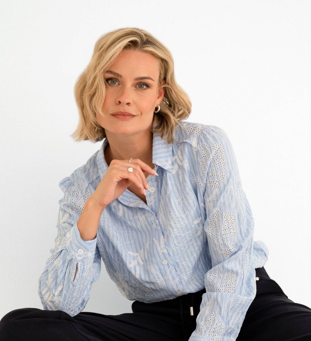 Bild von Tall Damen Bluse Saigon Stickereien